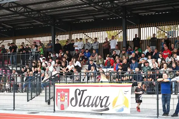 Sławskie derby: ponad pół tysiąca kibiców na trybunach Stadionu Miejskiego