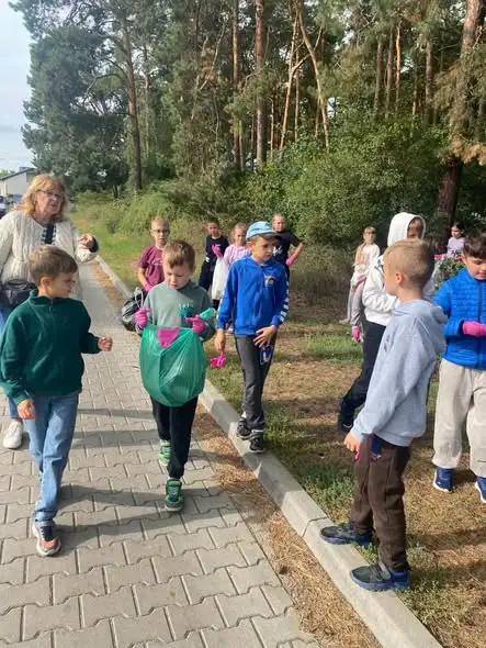 Uczniowie ze Sławy włączyli się w 33. edycję Akcji Sprzątania Świata