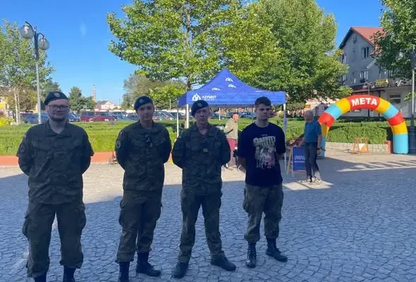 Uczniowie ze Szkoły Podstawowej w Sławie pomagali przy Mistrzostwach Młodzików w biegu na orientację