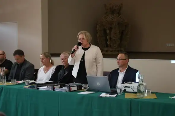 Wyszanów: ponad 100 mieszkańców na zebraniu ws. fermy bydła