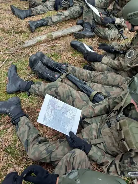 Uczniowie z Wsławia ćwiczyli taktykę na poligonie w Sulechowie