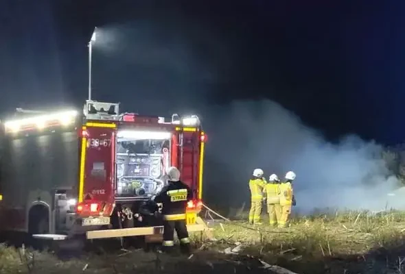 Trzy interwencje strażaków z Wschowy: kolizja, ulatniający się gaz i pożar pola