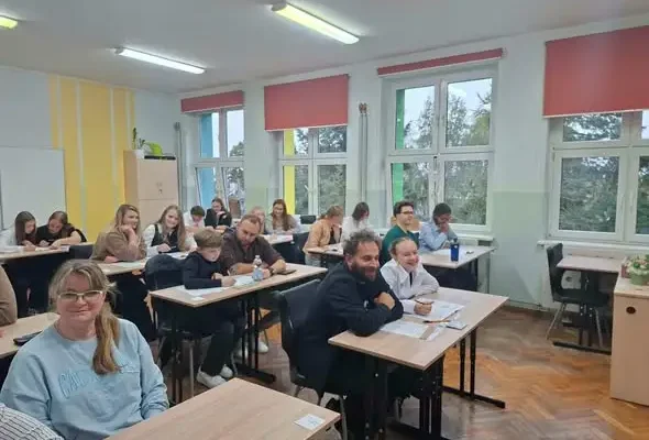 Matematyka łączy pokolenia – ósmoklasiści i rodzice razem na próbnym egzaminie