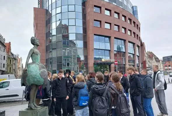 Wycieczka szkolna do Wrocławia: uczniowie z ZSP w Sławie odkrywali stolicę Dolnego Śląska